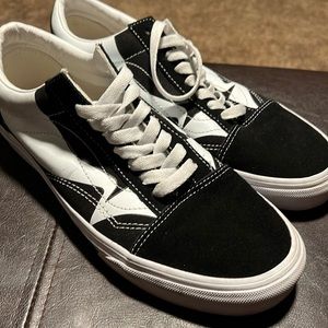 VANS UNISEX TENNIS SHOE